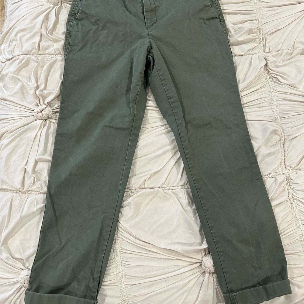 GAP Women’s Olive Green Chinos